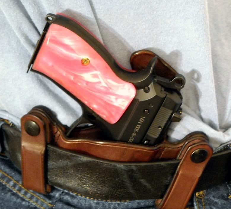 jocarryingp01inHZholster.jpg