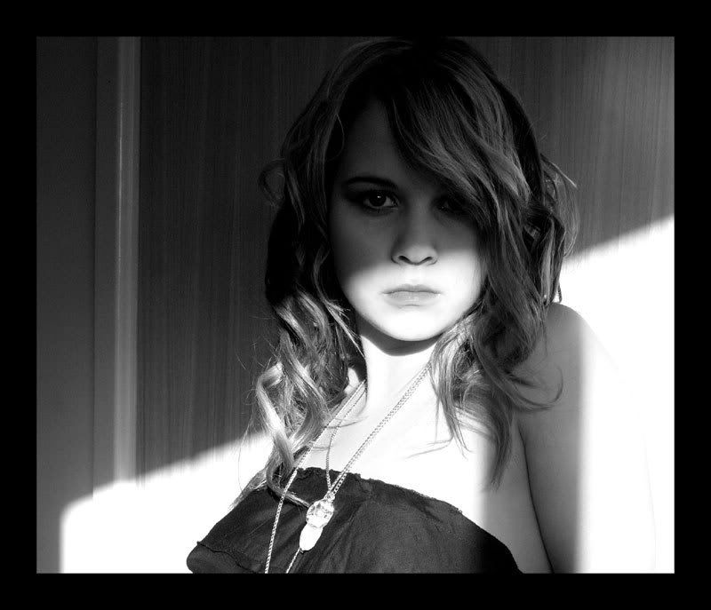 IMAGE: http://i16.photobucket.com/albums/b13/sarahemjones/IMG_0392.jpg