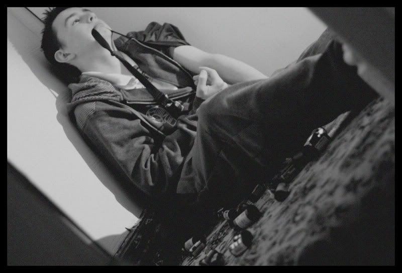 IMAGE: http://i16.photobucket.com/albums/b13/sarahemjones/junkie2.jpg