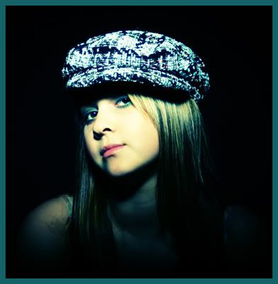 IMAGE: http://i16.photobucket.com/albums/b13/sarahemjones/kellya.jpg