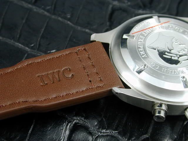 IWC-3717SE-04.jpg