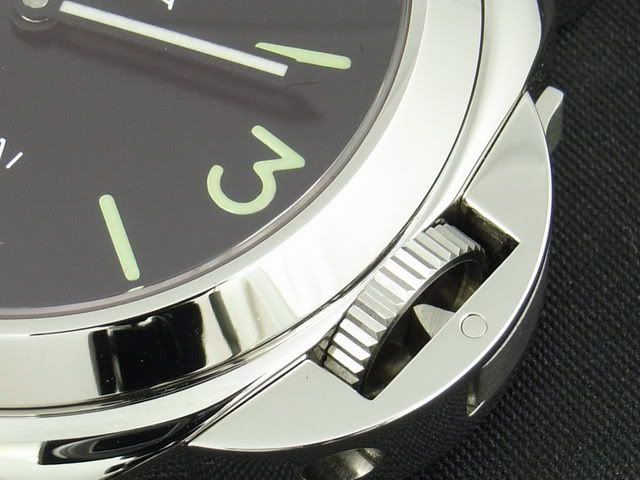 PAM111E-UE-02.jpg