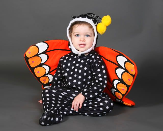 IMAGE: http://i16.photobucket.com/albums/b18/jenzzx2/Halloween1sm.jpg