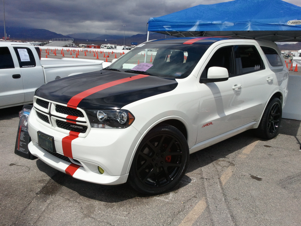 Pics of 20/22" Viper & SRT8's - DodgeForum.com