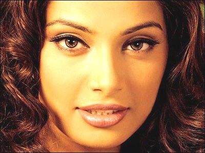 bipasha1 400 - Picture Puzzle Riddle 5 (Solved By ~*Dua*~)