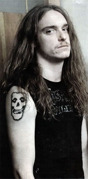 <img:http://i16.photobucket.com/albums/b28/sykophiend/Misc/cliff_burton_rip_20_years.jpg>