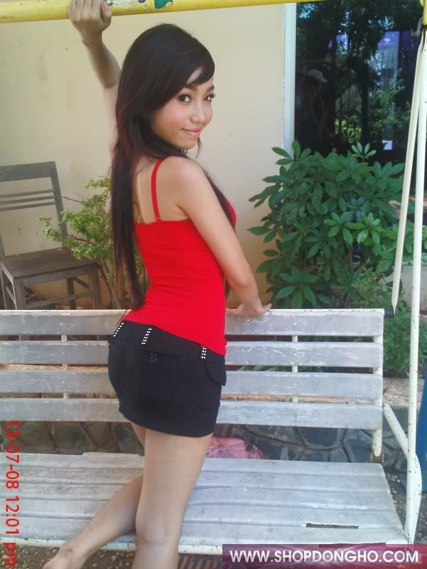 Elly-áo đỏ cực kì khêu gợi