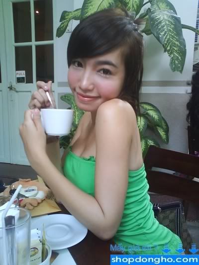 Elly: Áo xanh tinh khôi