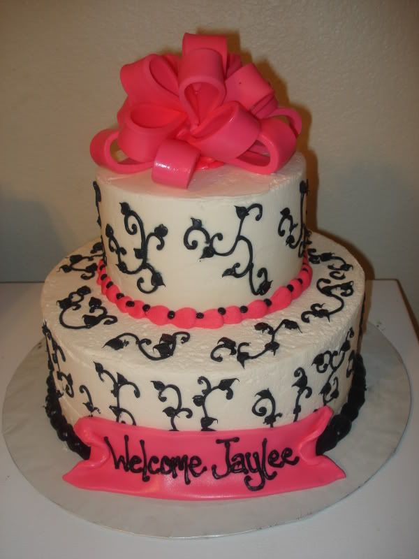 birthday cake pink and black. I want a matching smash cake