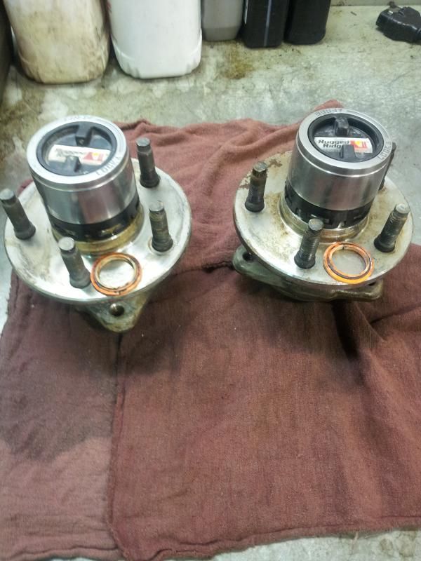 For Sale Explorer and ranger pulse locking manual hubs with bearings