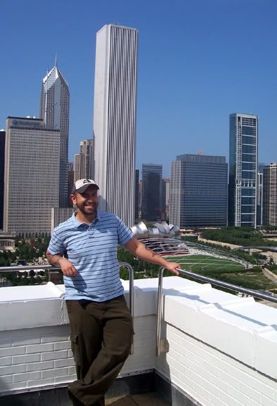 Roberto, the man who give me all his clothes, overlooking Millennium 