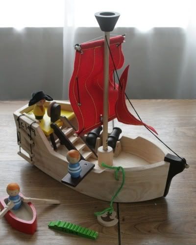 Just this side of chaos: Plan toy pirate ship - toy libraries rock!