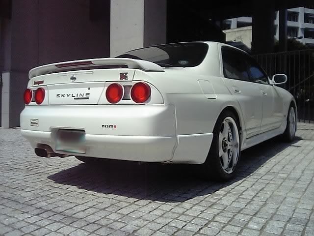 r33-4door-3.jpg