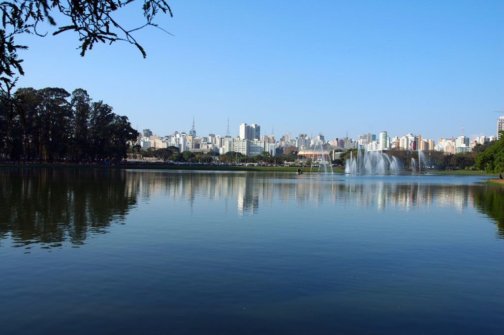 http://i16.photobucket.com/albums/b9/JLStephan/Ibirapuera%20Park/DSC_0106.jpg