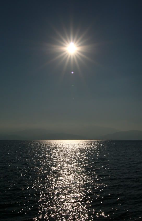 IMAGE: http://i16.photobucket.com/albums/b9/maexx/sunshinebeach.jpg